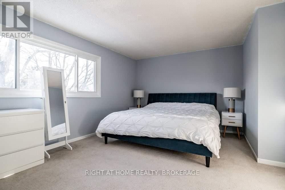 1207 Potters Wheel Crescent, Oakville, Ontario  L6M 1J3 - Photo 10 - W13855164
