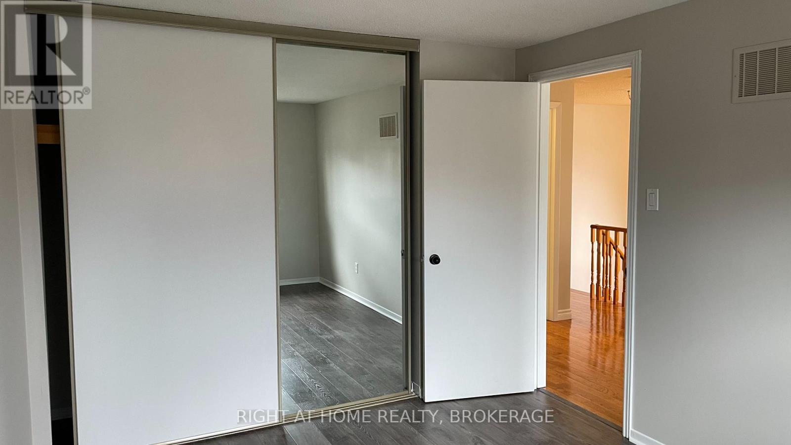 1207 Potters Wheel Crescent, Oakville, Ontario  L6M 1J3 - Photo 15 - W13855164