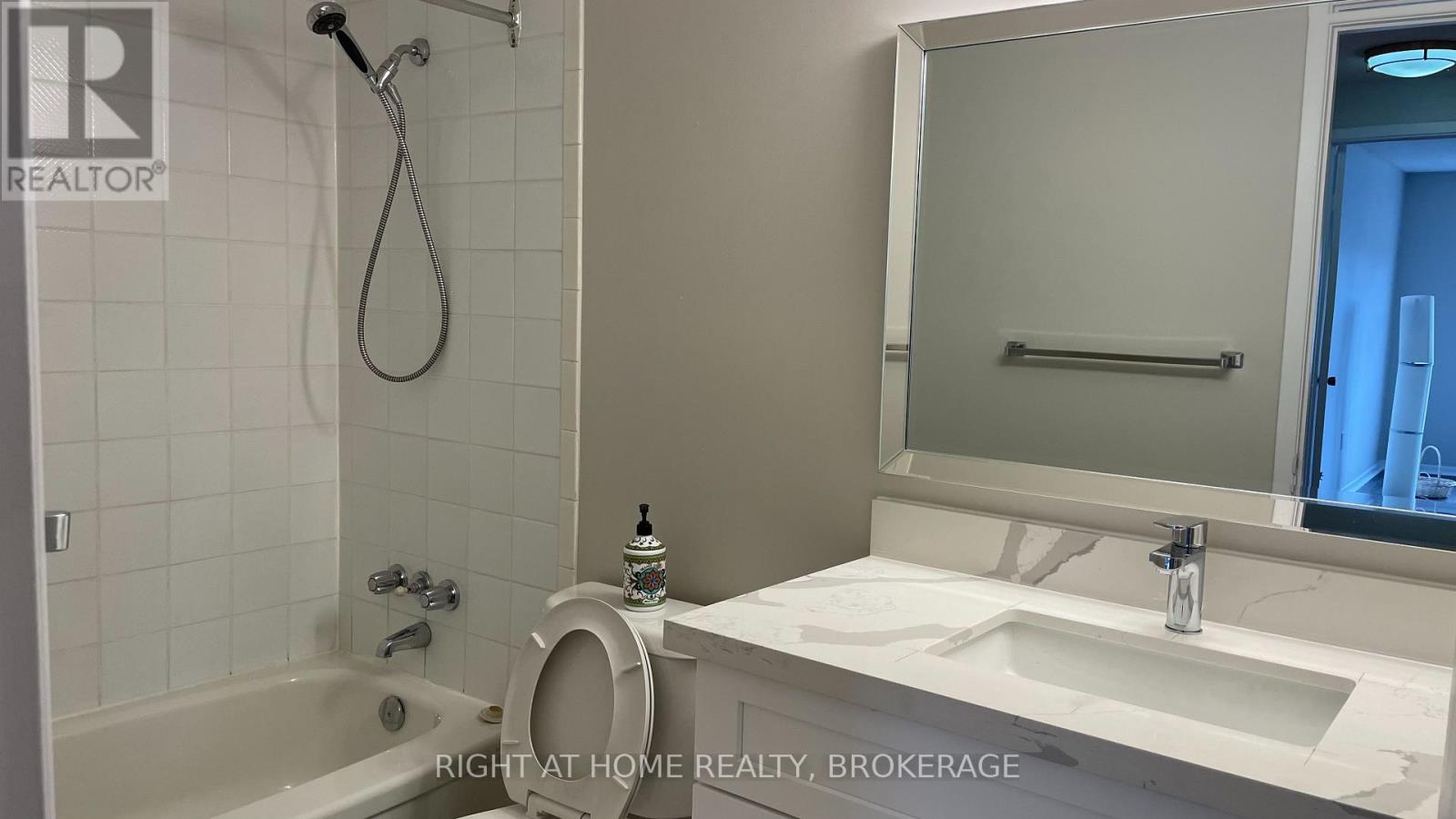 1207 Potters Wheel Crescent, Oakville, Ontario  L6M 1J3 - Photo 16 - W13855164