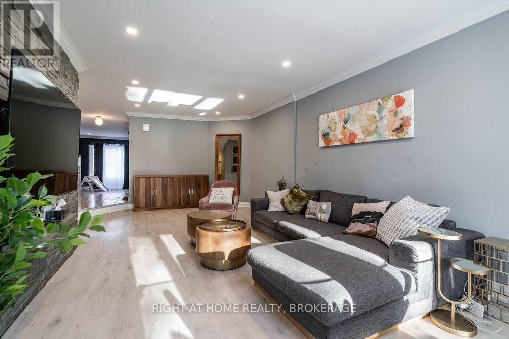 1207 Potters Wheel Crescent, Oakville, Ontario  L6M 1J3 - Photo 4 - W13855164