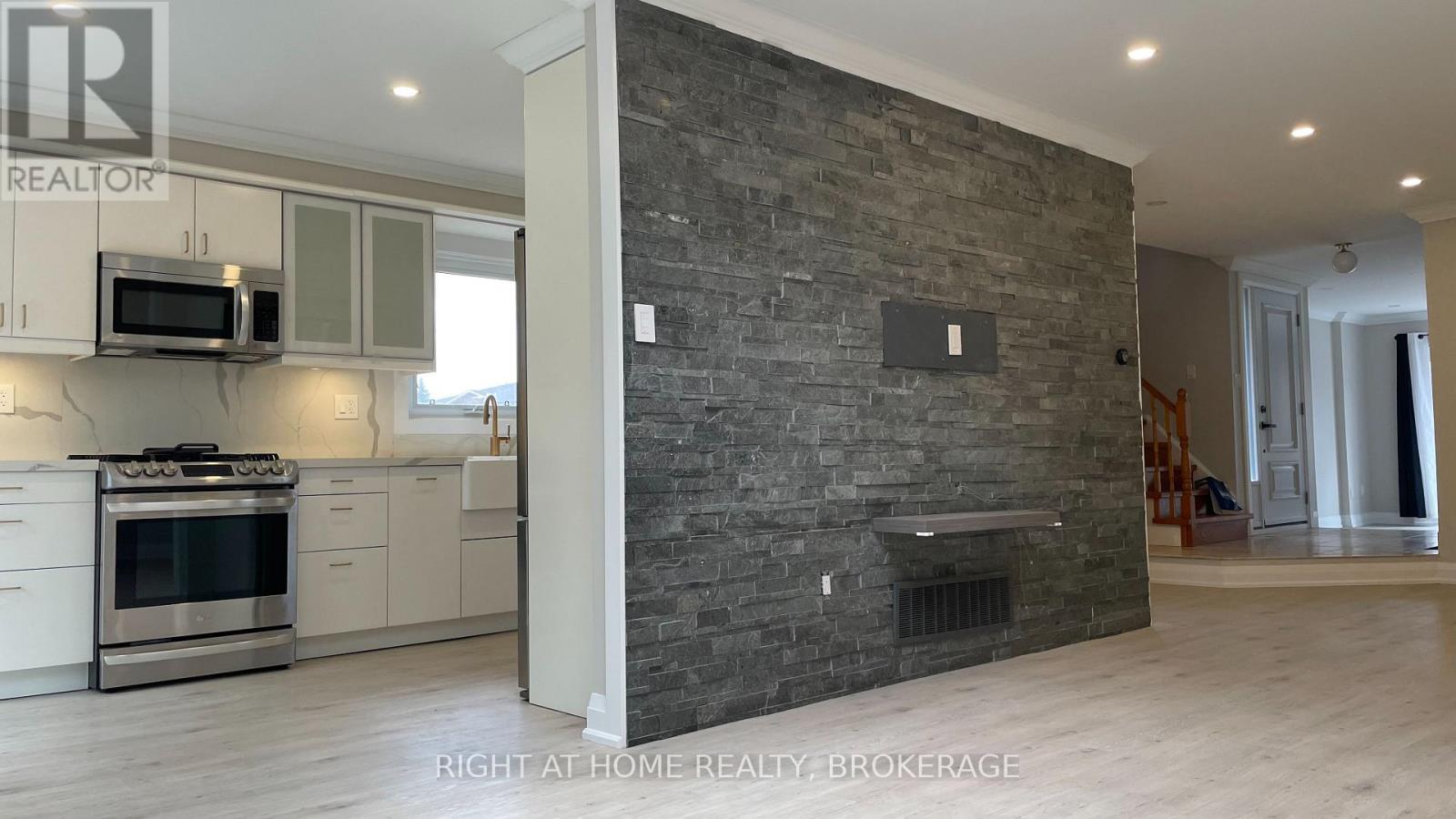 1207 Potters Wheel Crescent, Oakville, Ontario  L6M 1J3 - Photo 6 - W13855164