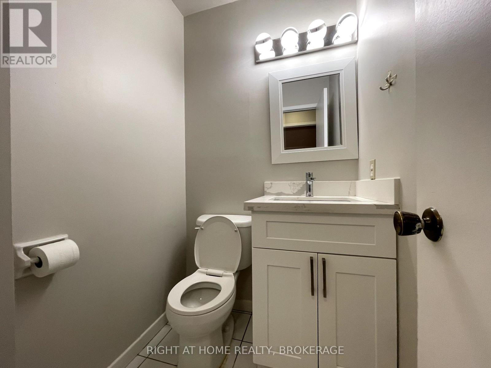 1207 Potters Wheel Crescent, Oakville, Ontario  L6M 1J3 - Photo 8 - W13855164