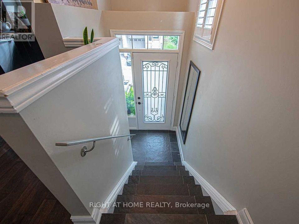 2468 Scholars Common, Burlington, Ontario  L7P 2W2 - Photo 2 - W13855184