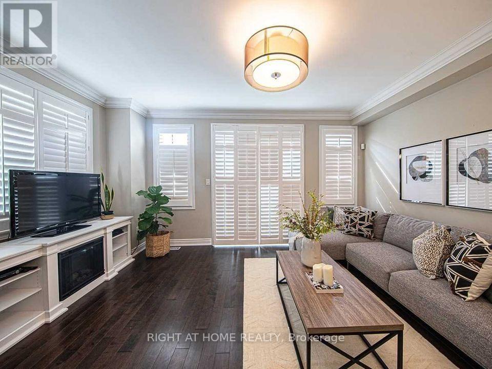 2468 Scholars Common, Burlington, Ontario  L7P 2W2 - Photo 4 - W13855184