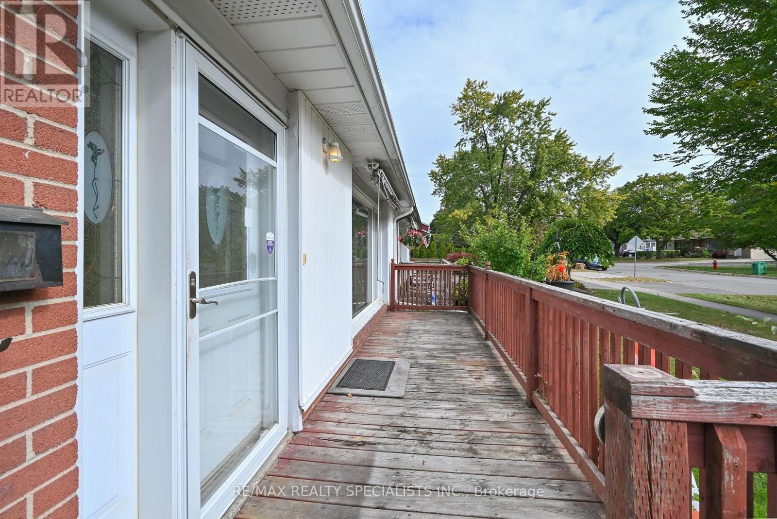 38 Algonquin Boulevard, Brampton, Ontario  L6T 1R9 - Photo 4 - W13855186