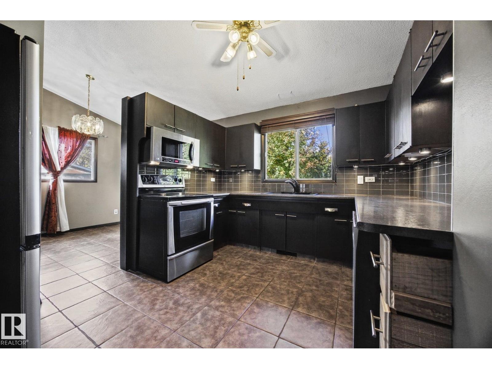 38 RAVEN DR