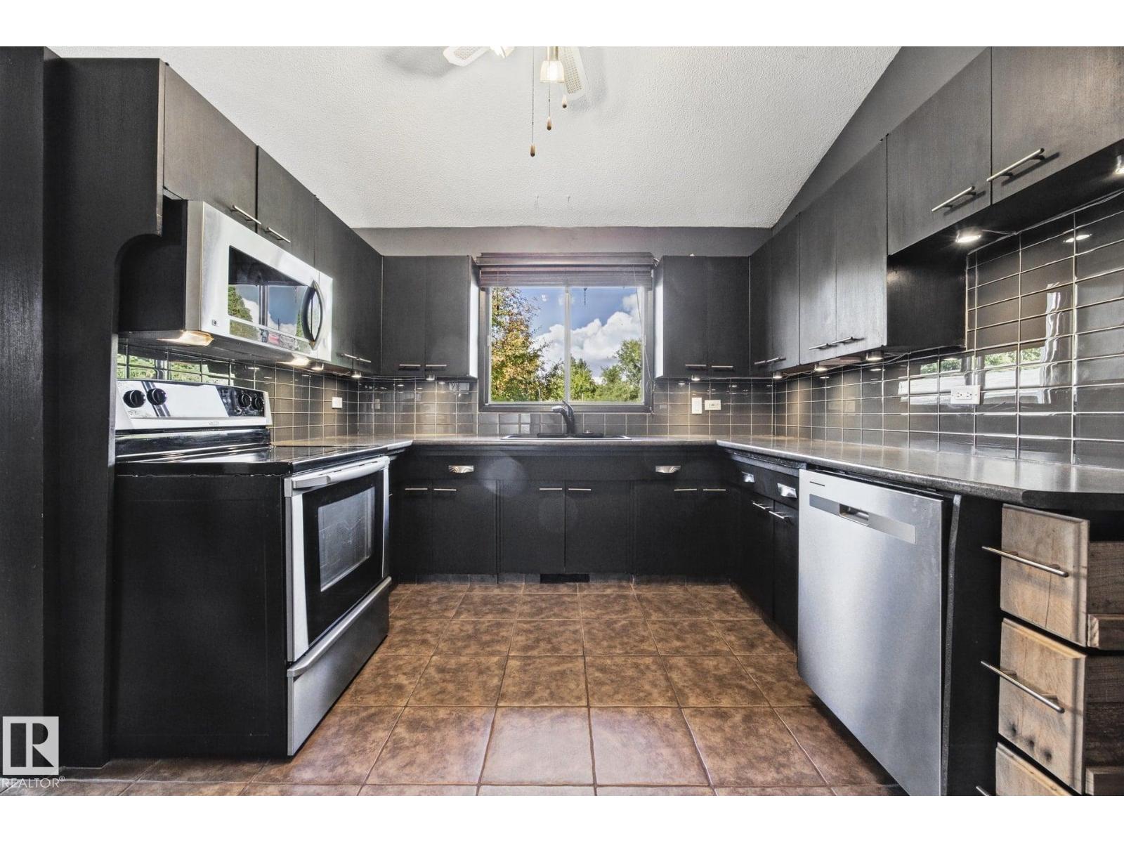 38 RAVEN DR