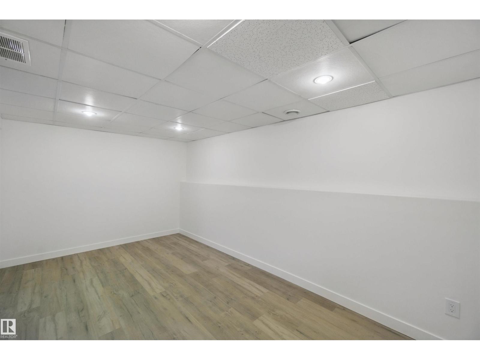 17041 100 ST NW