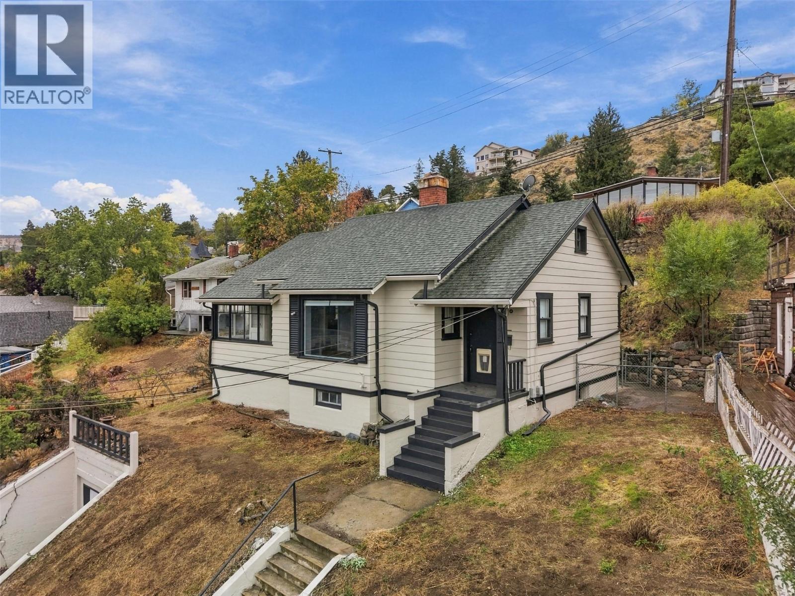 275 SEYMOUR  W Street
