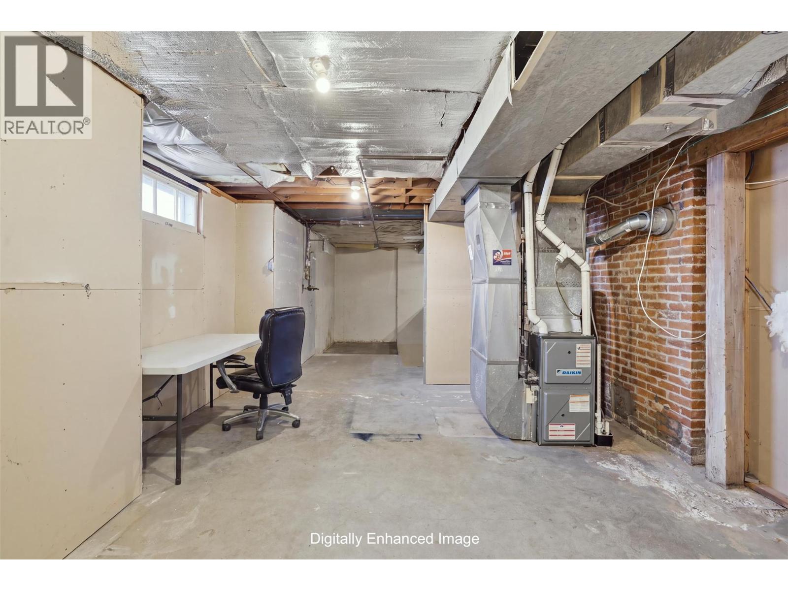 275 SEYMOUR  W Street