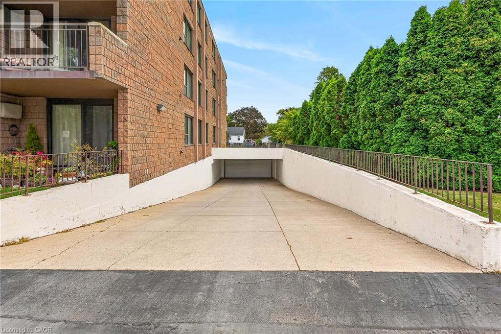 28 Robinson Street N Unit# 101, Grimsby, Ontario  L3M 3C9 - Photo 49 - 40868153