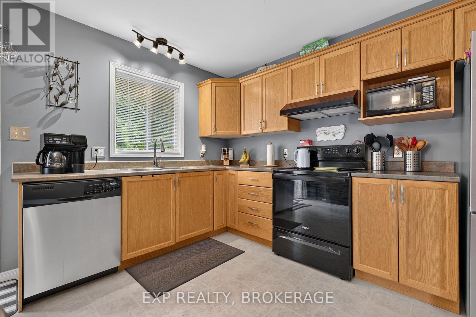 63 Speers Boulevard, Loyalist, Ontario  K7N 1Y1 - Photo 14 - X13855166