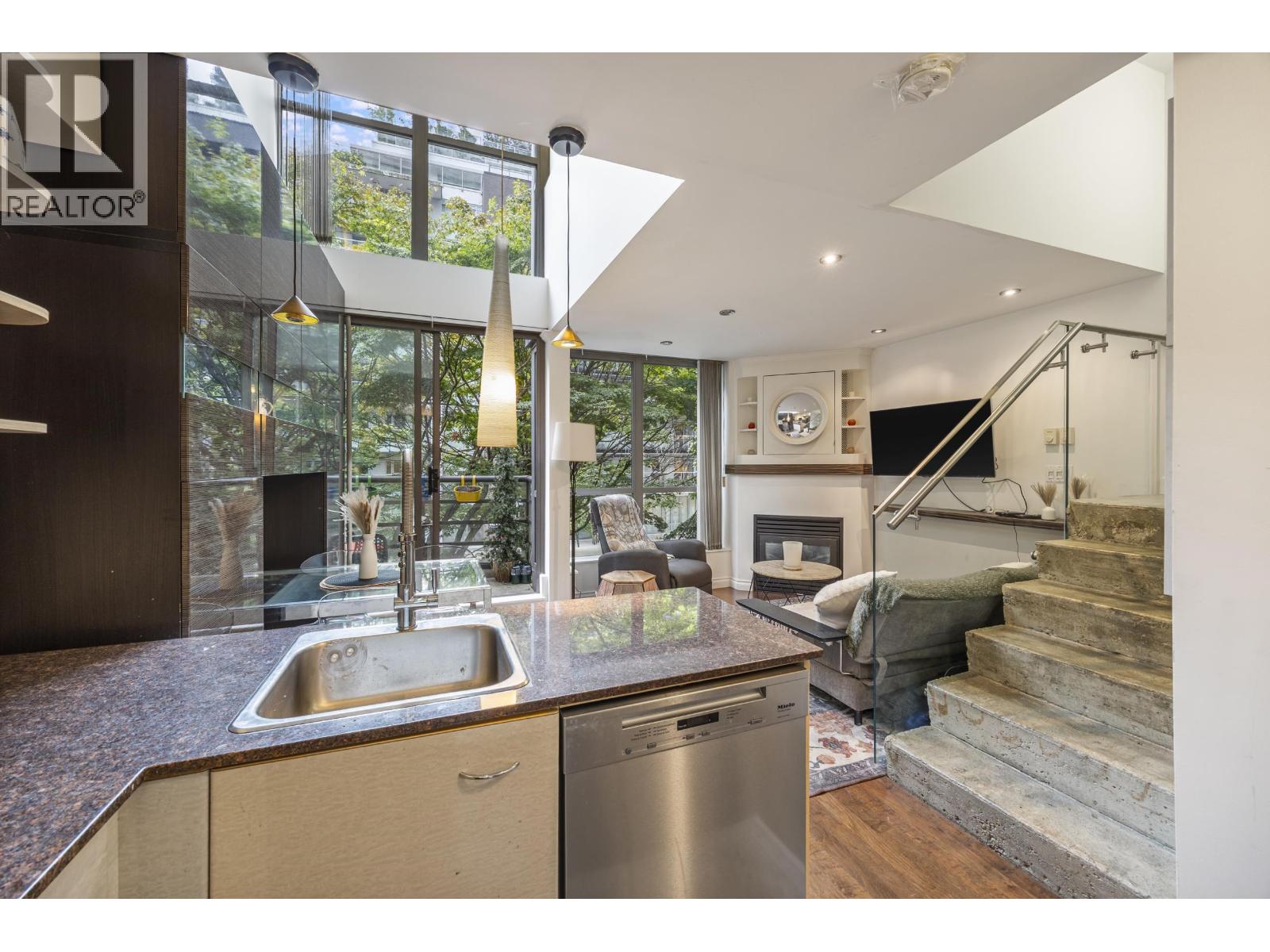 203 501 Pacific Street, Vancouver, British Columbia  V6Z 2X6 - Photo 7 - R3171628