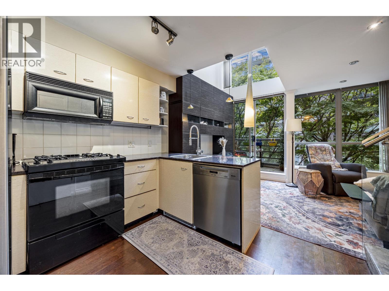 203 501 Pacific Street, Vancouver, British Columbia  V6Z 2X6 - Photo 5 - R3171628