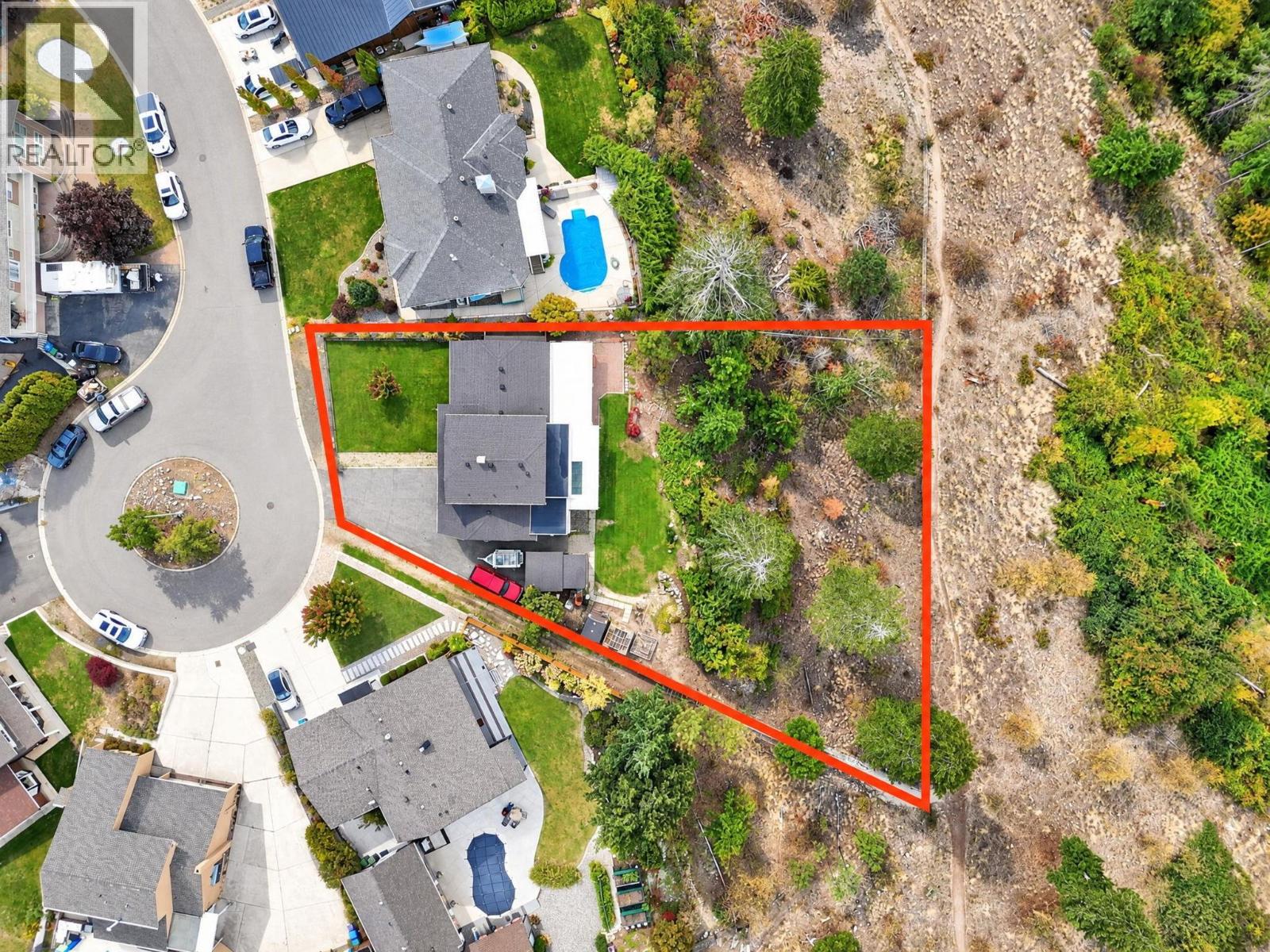 2571 Pineridge Place