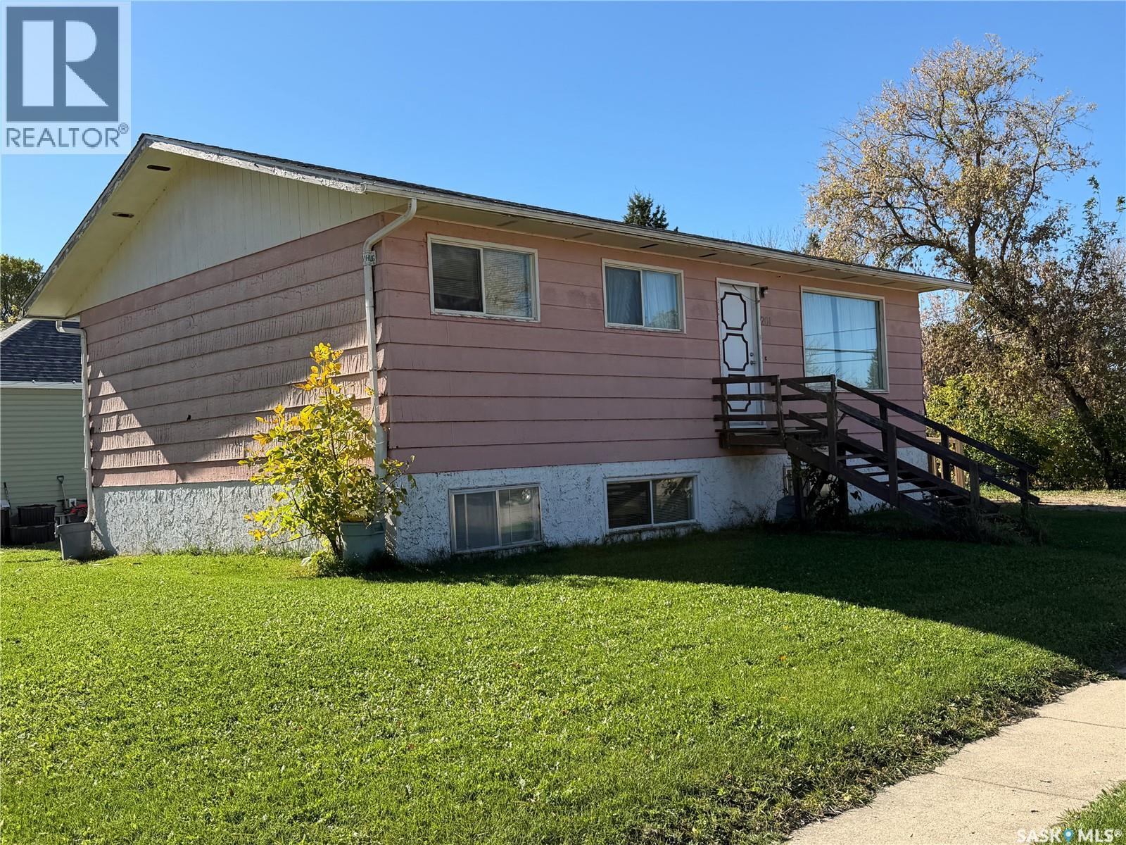 201 2nd AVENUE, melfort, Saskatchewan