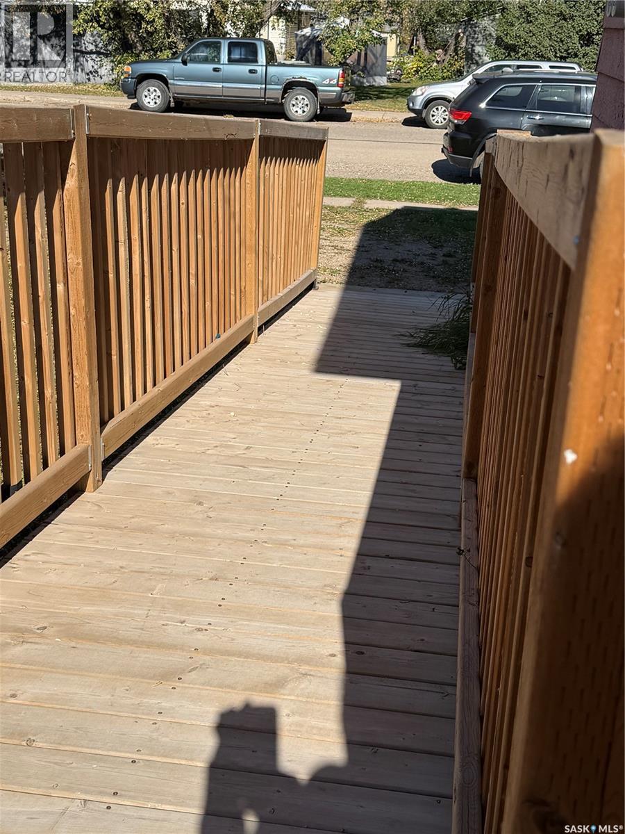 201 2nd Avenue, Melfort, Saskatchewan  S0E 1A0 - Photo 3 - SK050217
