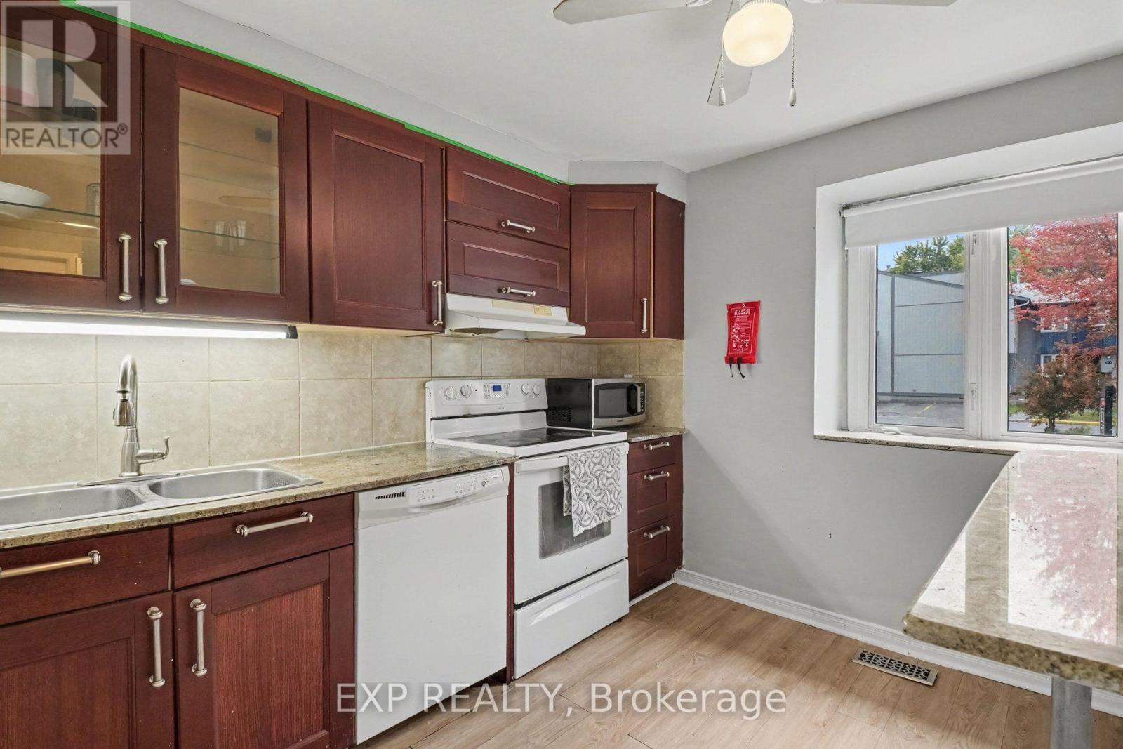 D - 32 Benlea Drive, Ottawa, Ontario  K2G 4A8 - Photo 13 - X13855296