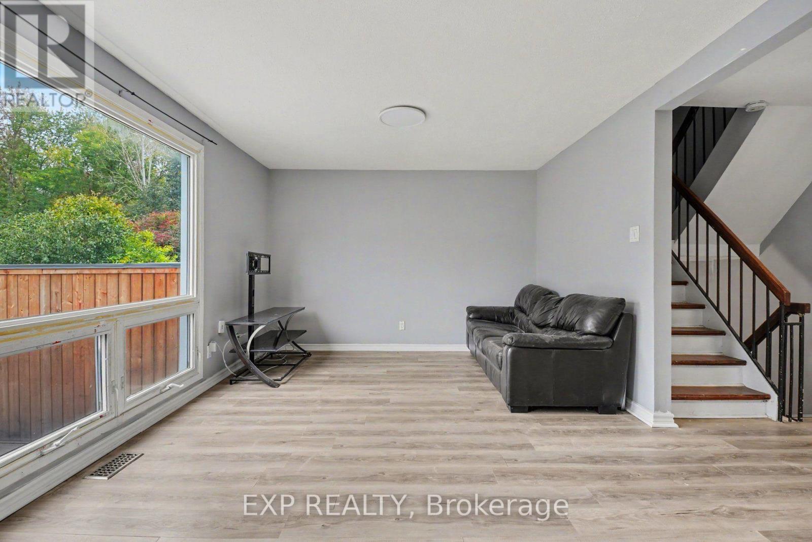 D - 32 Benlea Drive, Ottawa, Ontario  K2G 4A8 - Photo 9 - X13855296