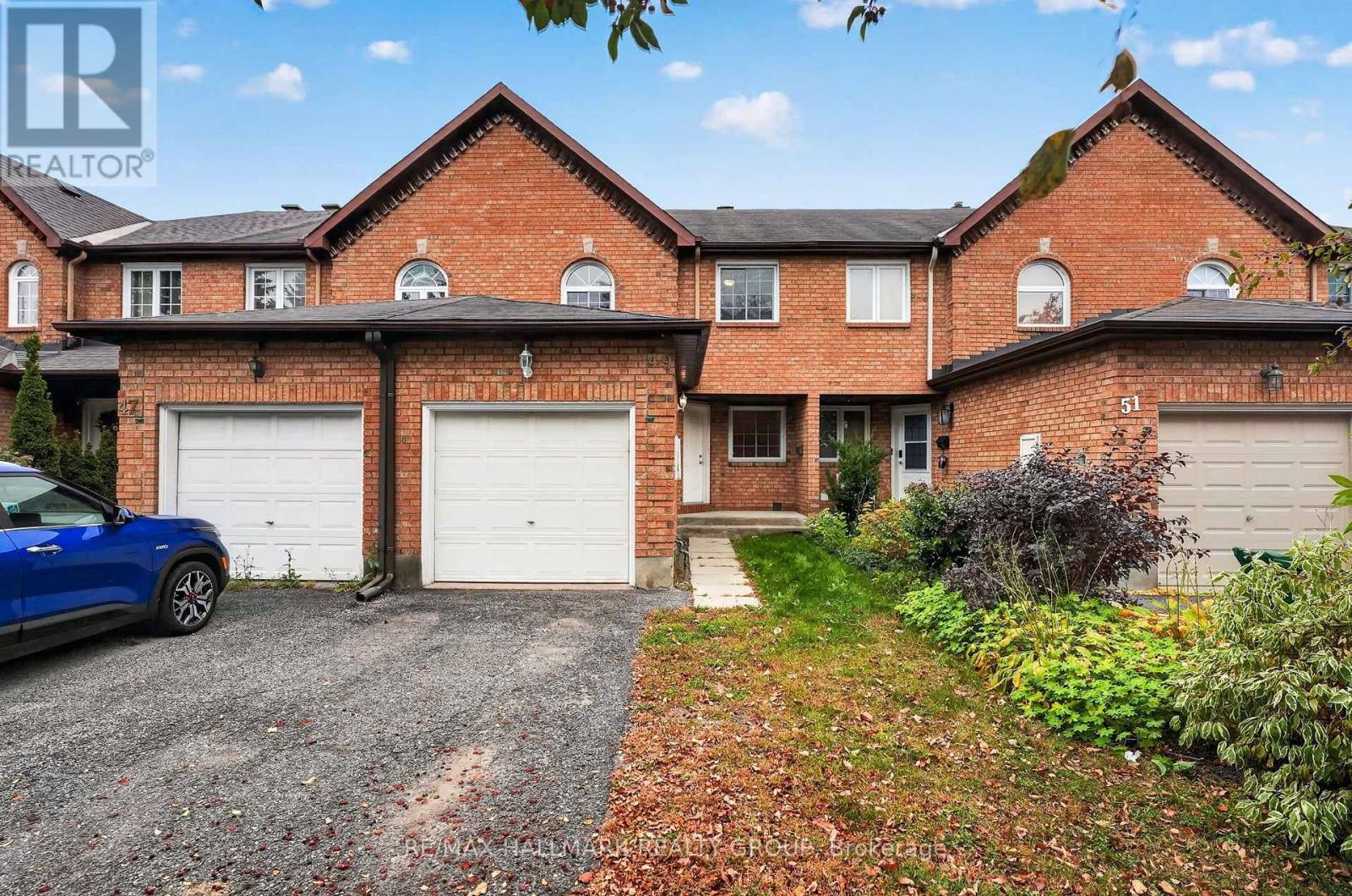49 ROBARTS CRESCENT, Ottawa, Ontario