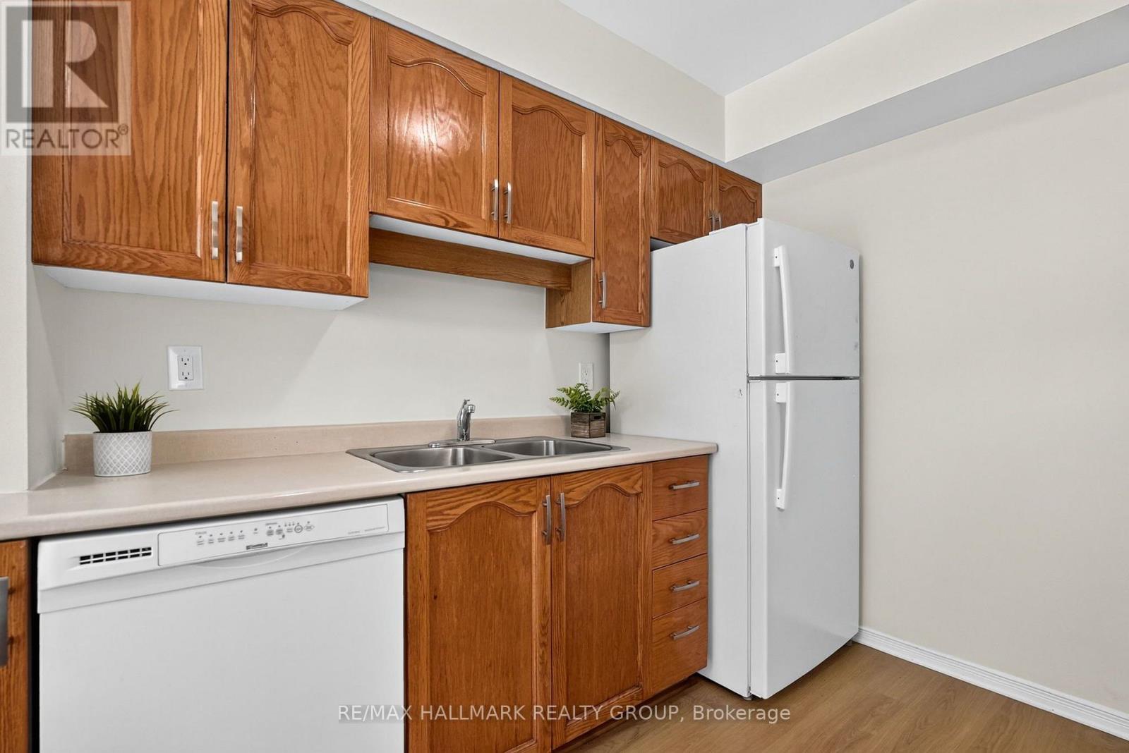 49 Robarts Crescent, Ottawa, Ontario  K2L 3Z3 - Photo 11 - X13855458