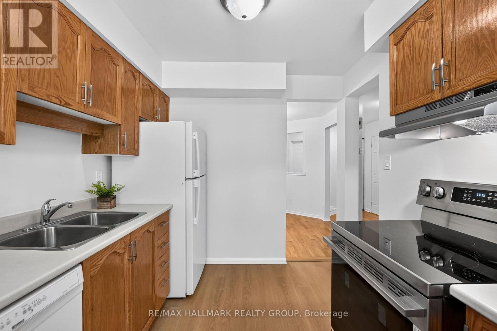 49 Robarts Crescent, Ottawa, Ontario  K2L 3Z3 - Photo 12 - X13855458