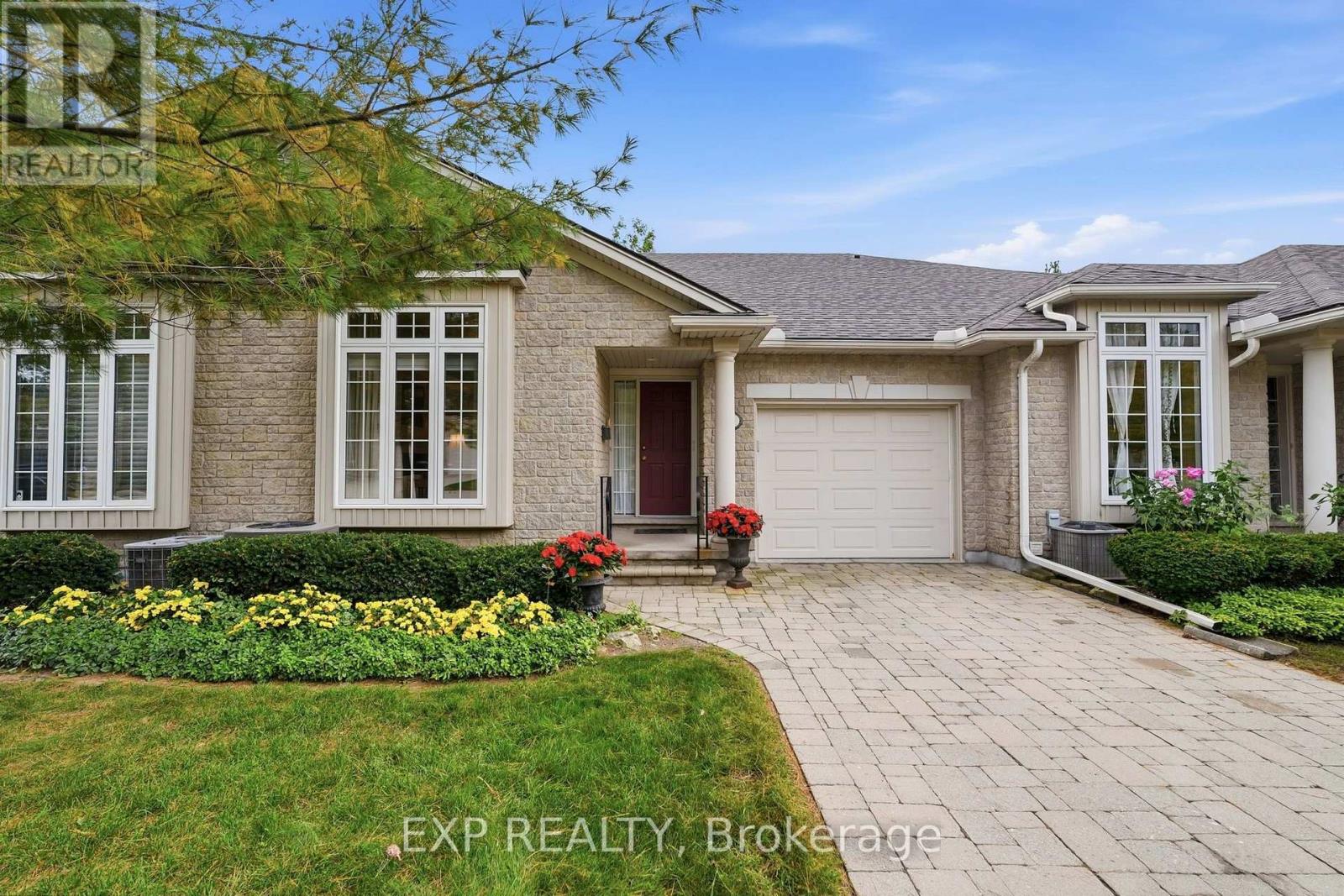 22 - 3241 Montrose Road, Niagara Falls (Mt. Carmel), Ontario L2H 3L3 - Photo 2 - X13855464