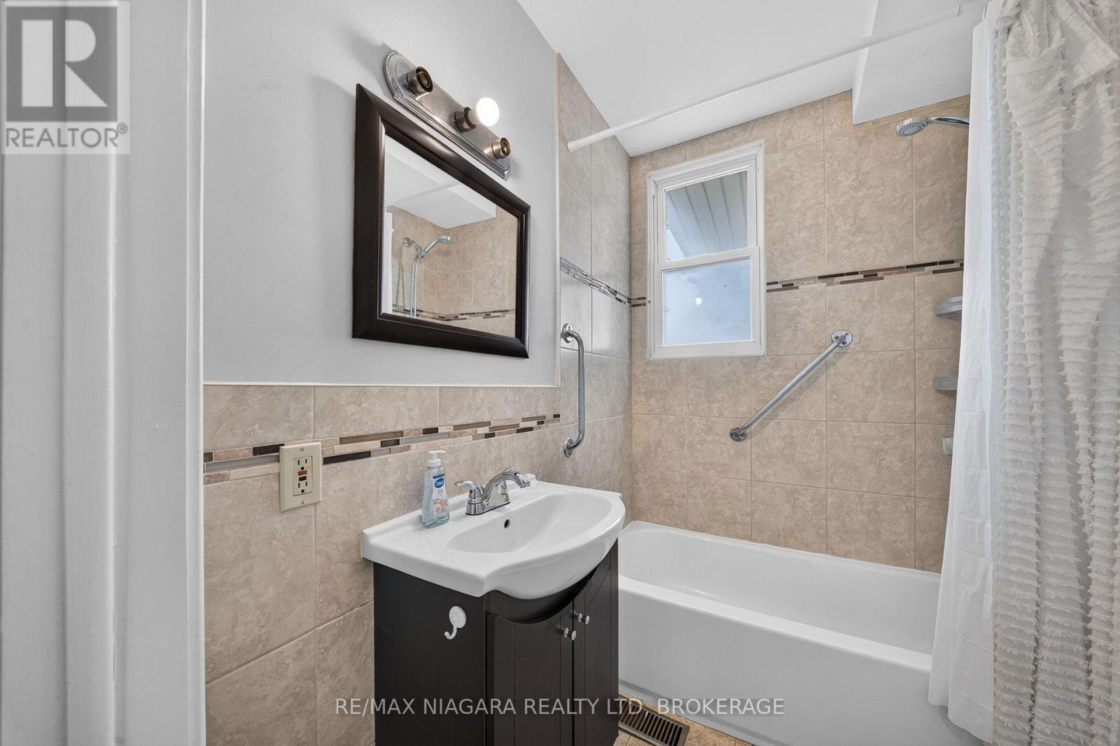 6520 Barker Street, Niagara Falls (Dorchester), Ontario L2G 1Y7 - Photo 20 - X13855478
