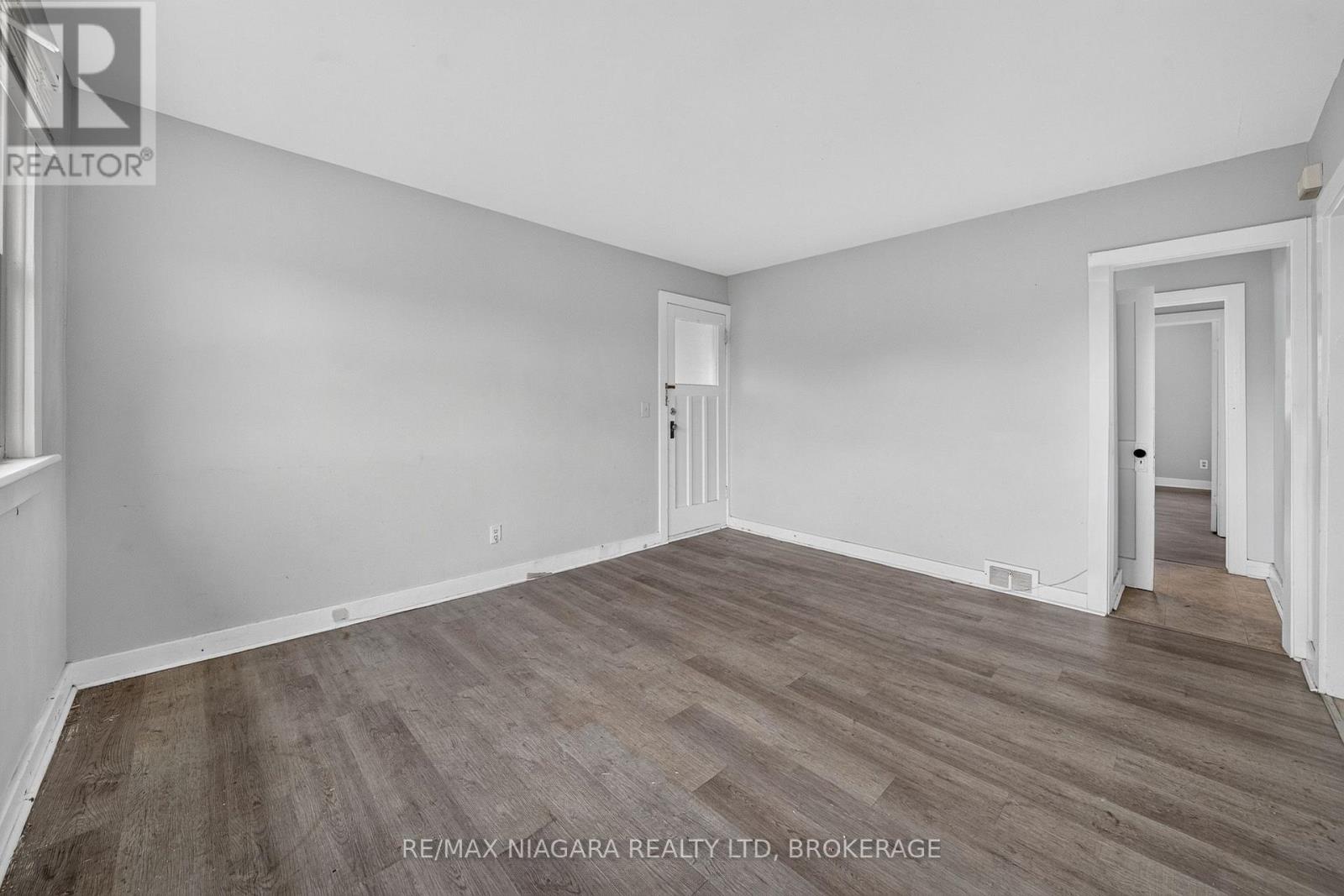 6520 Barker Street, Niagara Falls (Dorchester), Ontario L2G 1Y7 - Photo 33 - X13855478