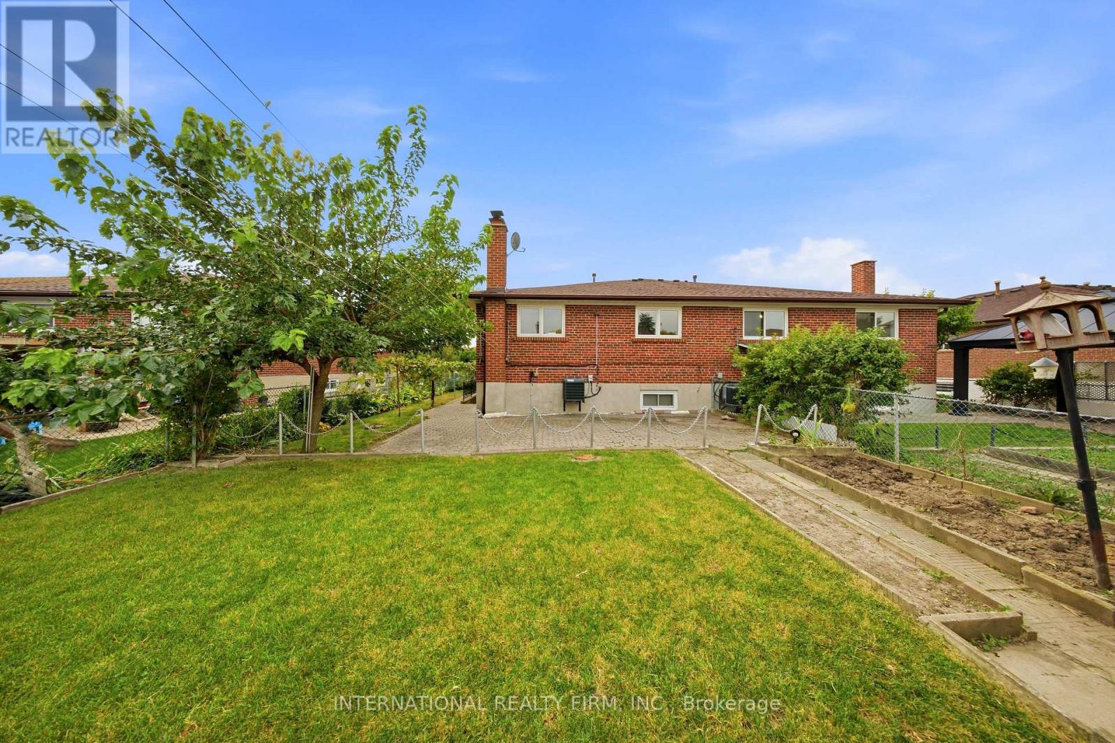 92 Andrew Park, Vaughan, Ontario  L4L 1E9 - Photo 25 - N13855020