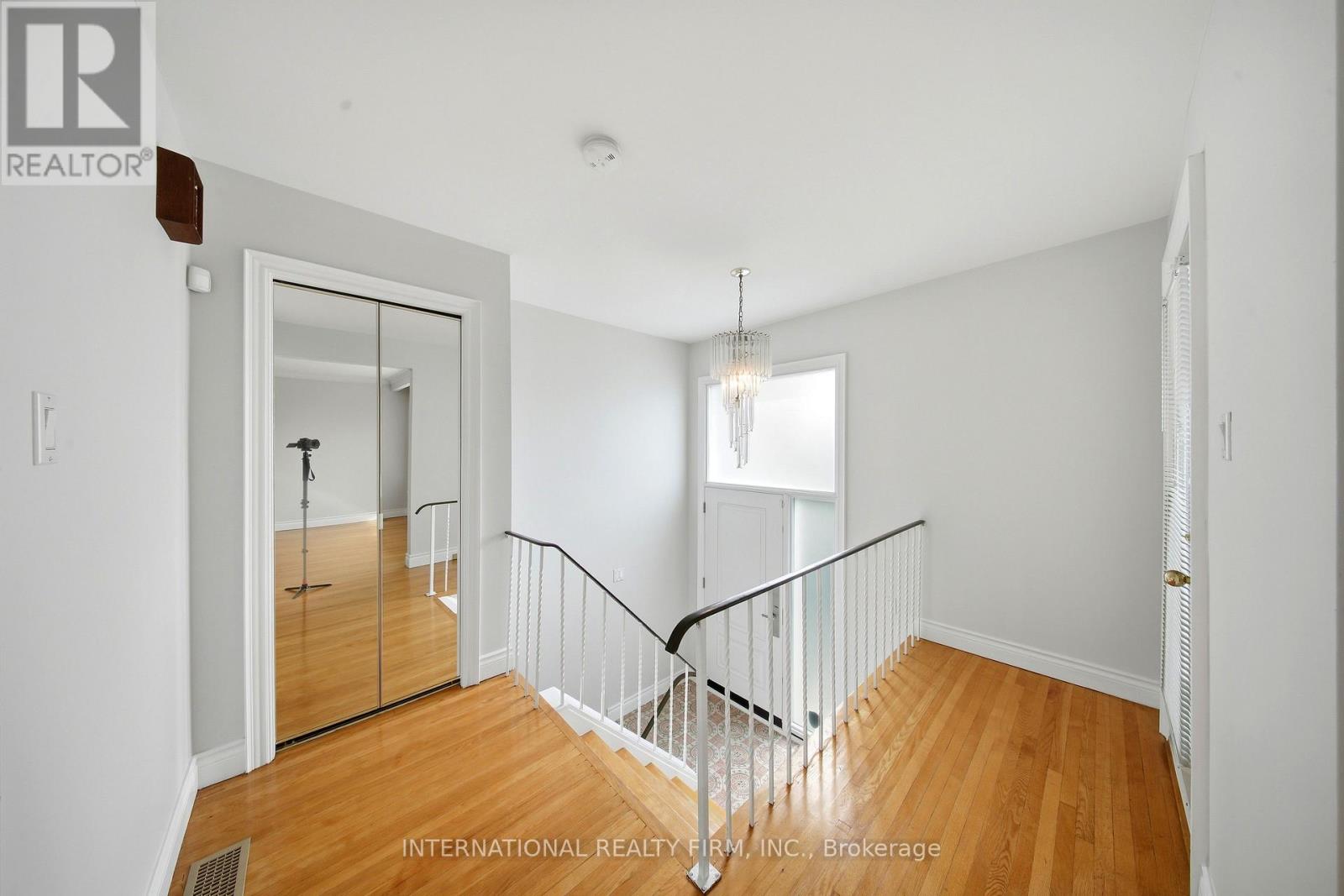 92 Andrew Park, Vaughan, Ontario  L4L 1E9 - Photo 3 - N13855020