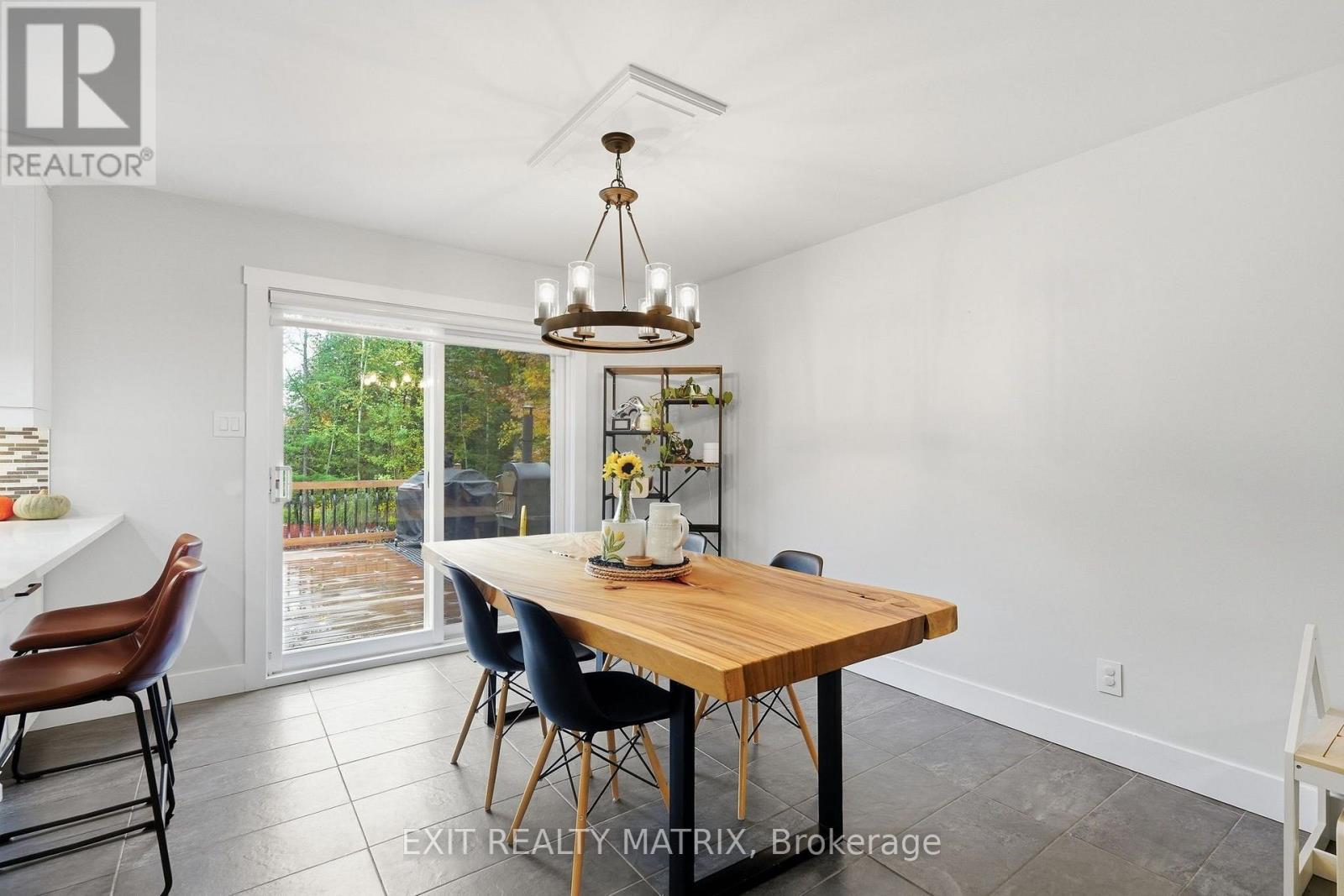 710 Du Parc Road, Champlain, Ontario  K0B 1K0 - Photo 9 - X13855470