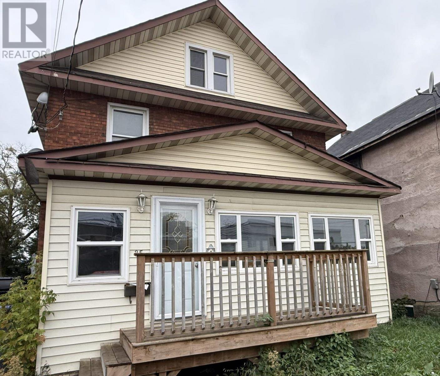 35 Albert St, Sault Ste. Marie, Ontario  P6A 2H7 - Photo 2 - SM262728