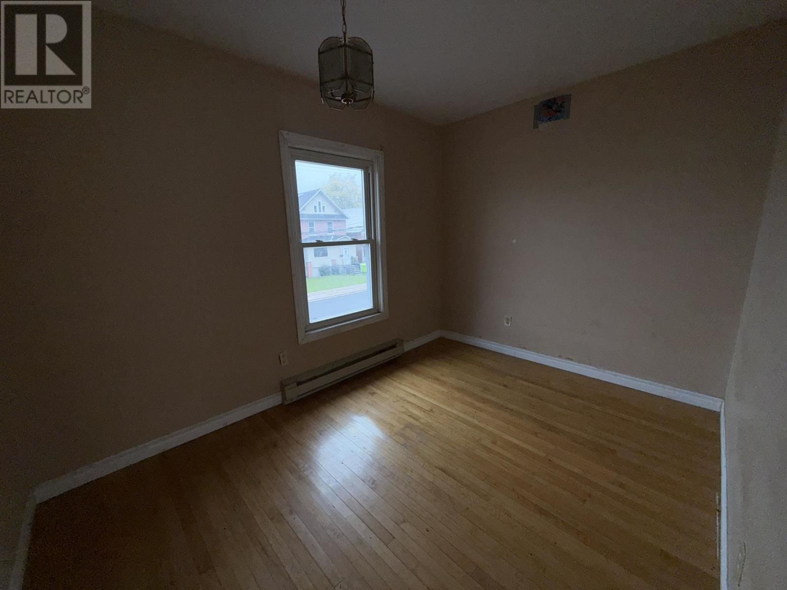 35 Albert St, Sault Ste. Marie, Ontario  P6A 2H7 - Photo 7 - SM262728
