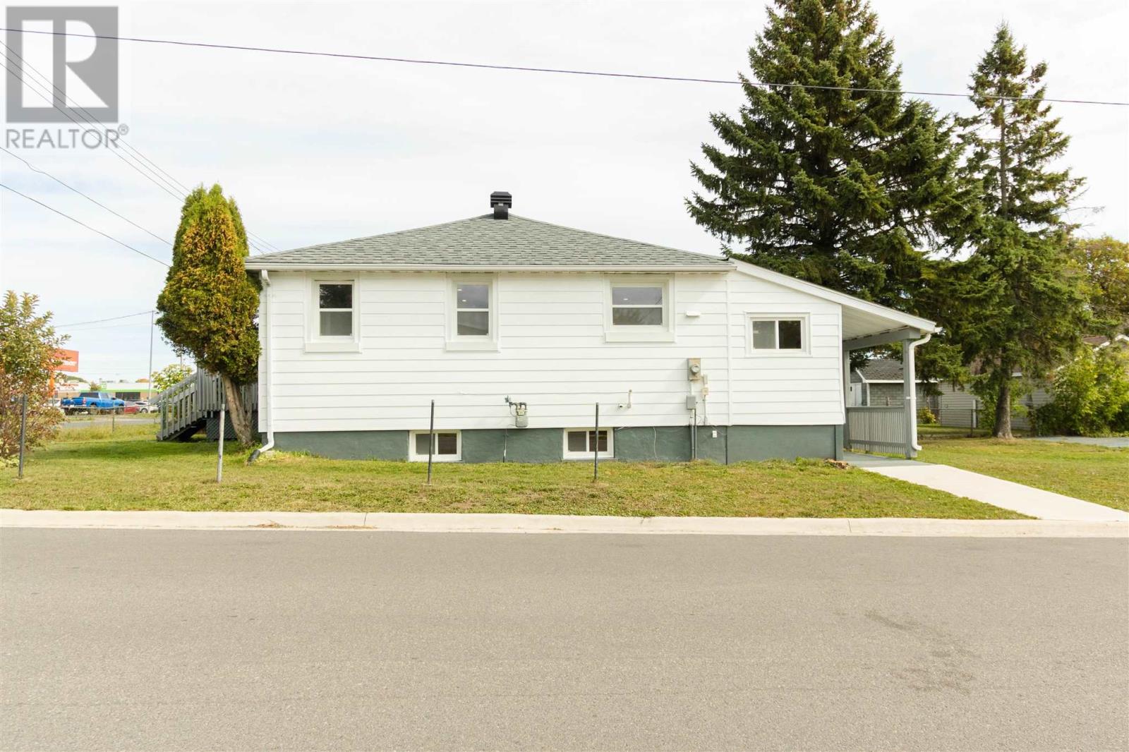 13 Stevens St, Sault Ste. Marie, Ontario  P6B 2N2 - Photo 6 - SM262736