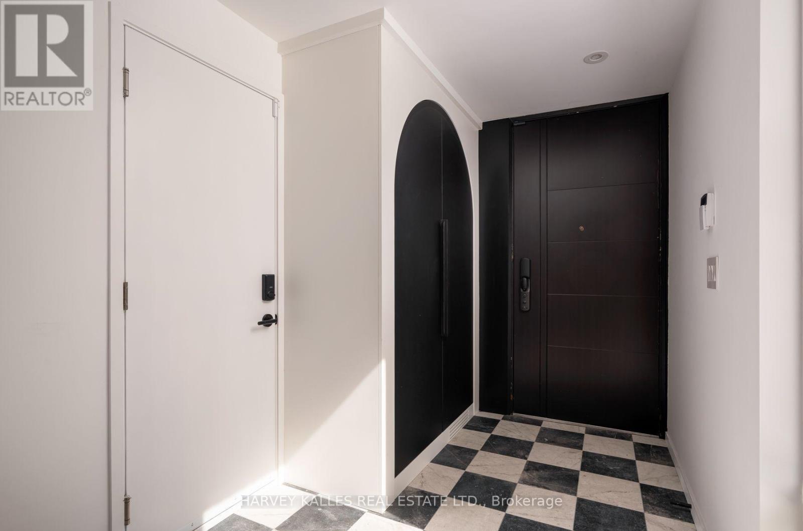 530 Duplex Avenue, Toronto, Ontario  M4R 1E6 - Photo 2 - C13855220