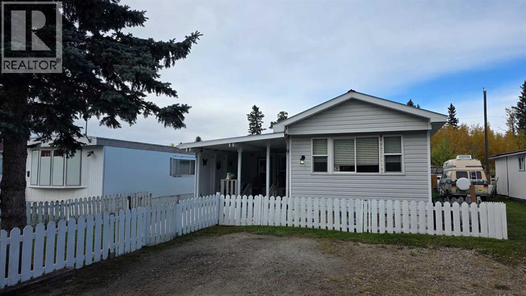 #9, 5235 50 Street, Caroline, Alberta  T0M 0M0 - Photo 1 - A2332009