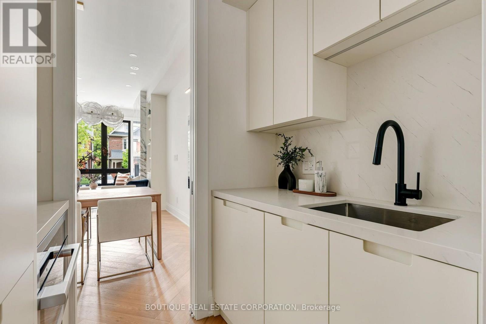 155 Gough Avenue, Toronto, Ontario  M4K 3N9 - Photo 19 - E13855270