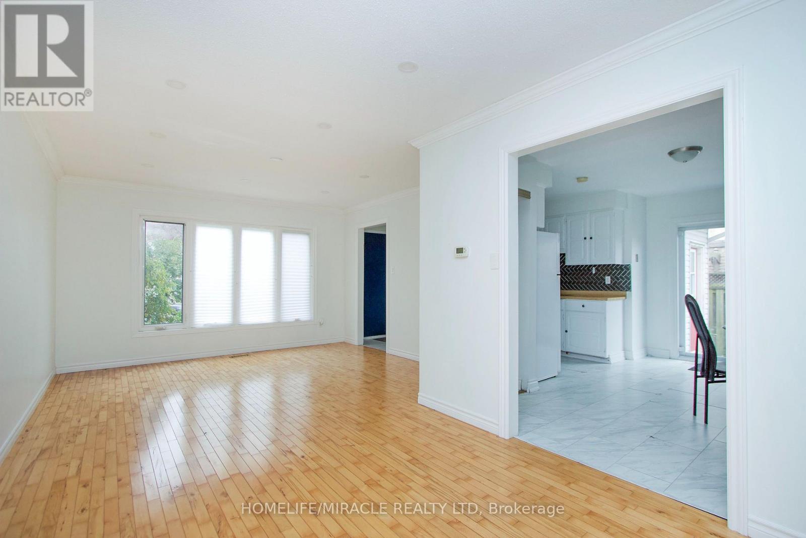 14 Pilkington Crescent N, Whitby, Ontario  L1N 6E9 - Photo 4 - E13855340