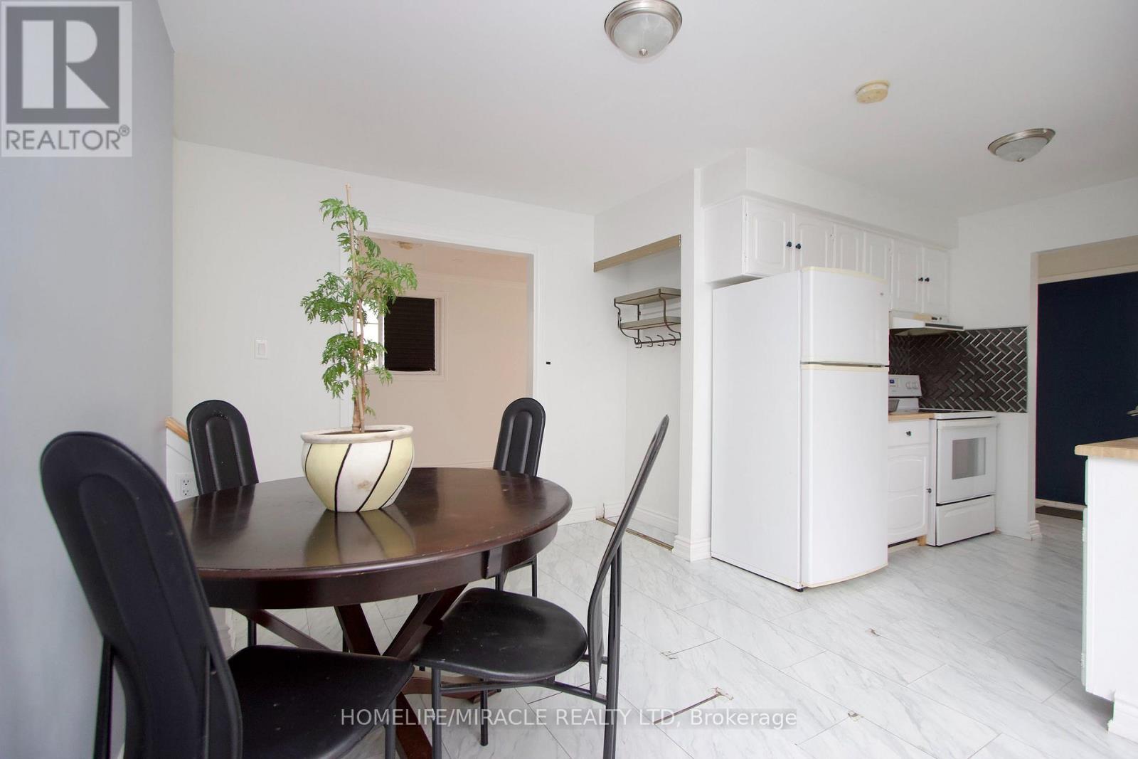 14 Pilkington Crescent N, Whitby, Ontario  L1N 6E9 - Photo 9 - E13855340