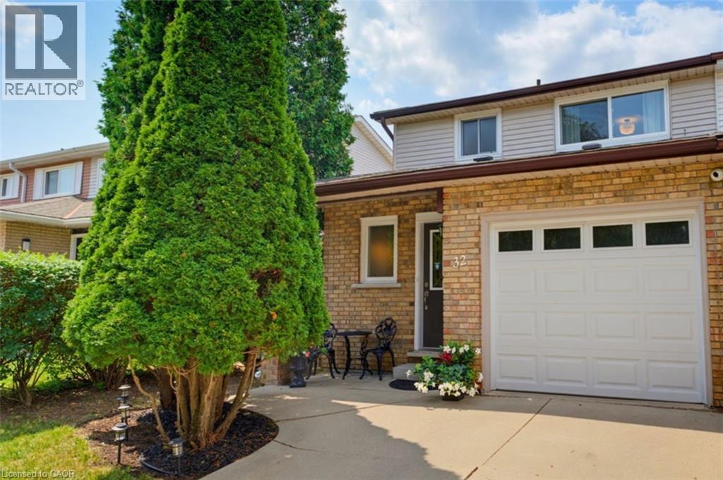 32 SILVERVINE Drive, Stoney Creek, Ontario