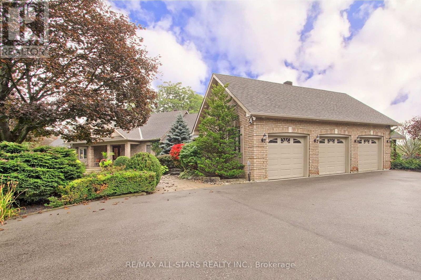 15 LOBRAICO LANE, Whitchurch-Stouffville, Ontario