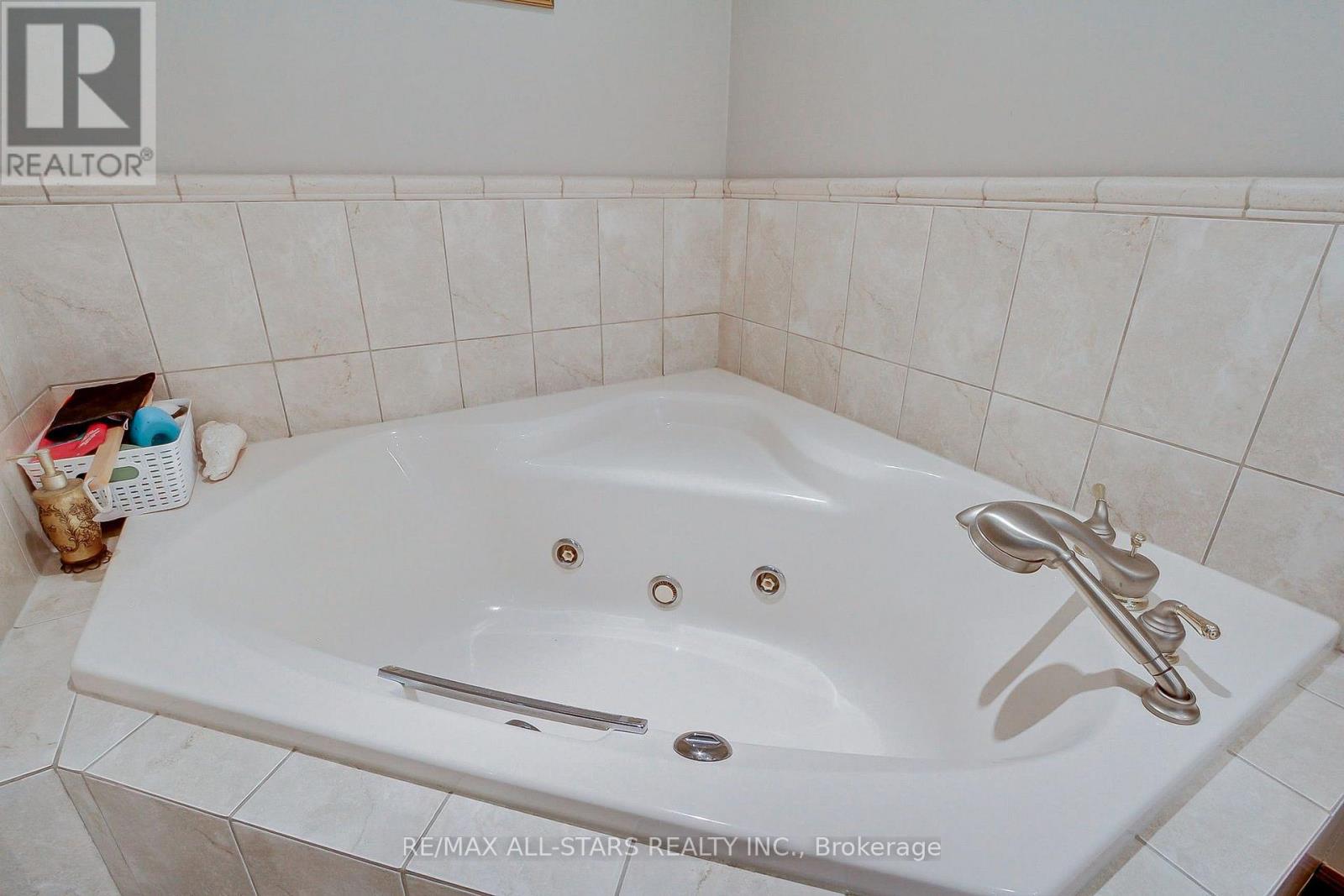 15 Lobraico Lane, Whitchurch-Stouffville, Ontario  L4A 7X5 - Photo 24 - N13855278