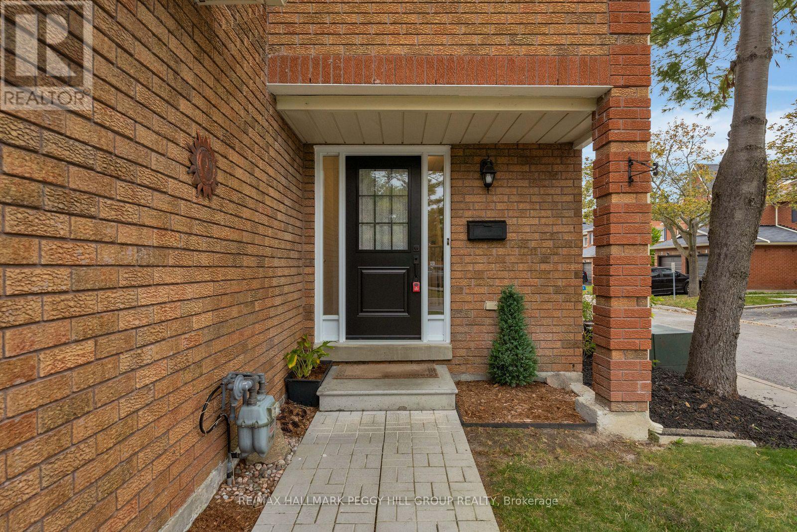 28 - 165 Kozlov Street, Barrie, Ontario  L4N 7M7 - Photo 2 - S13855432