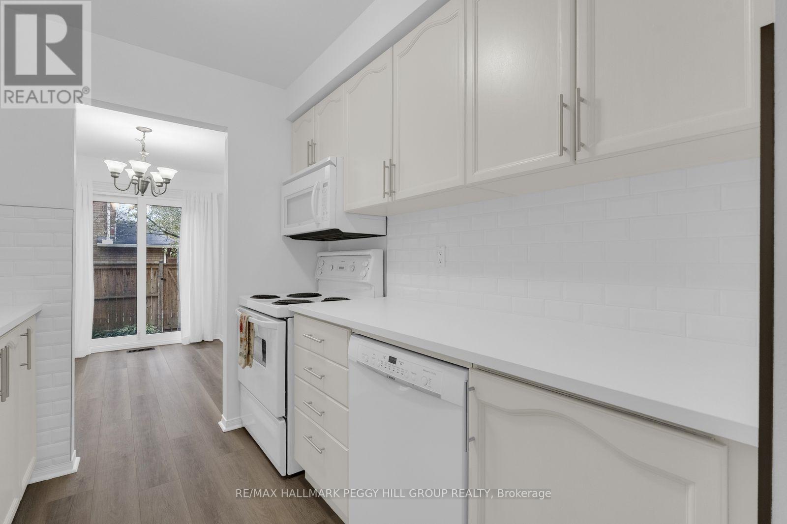 28 - 165 Kozlov Street, Barrie, Ontario  L4N 7M7 - Photo 4 - S13855432