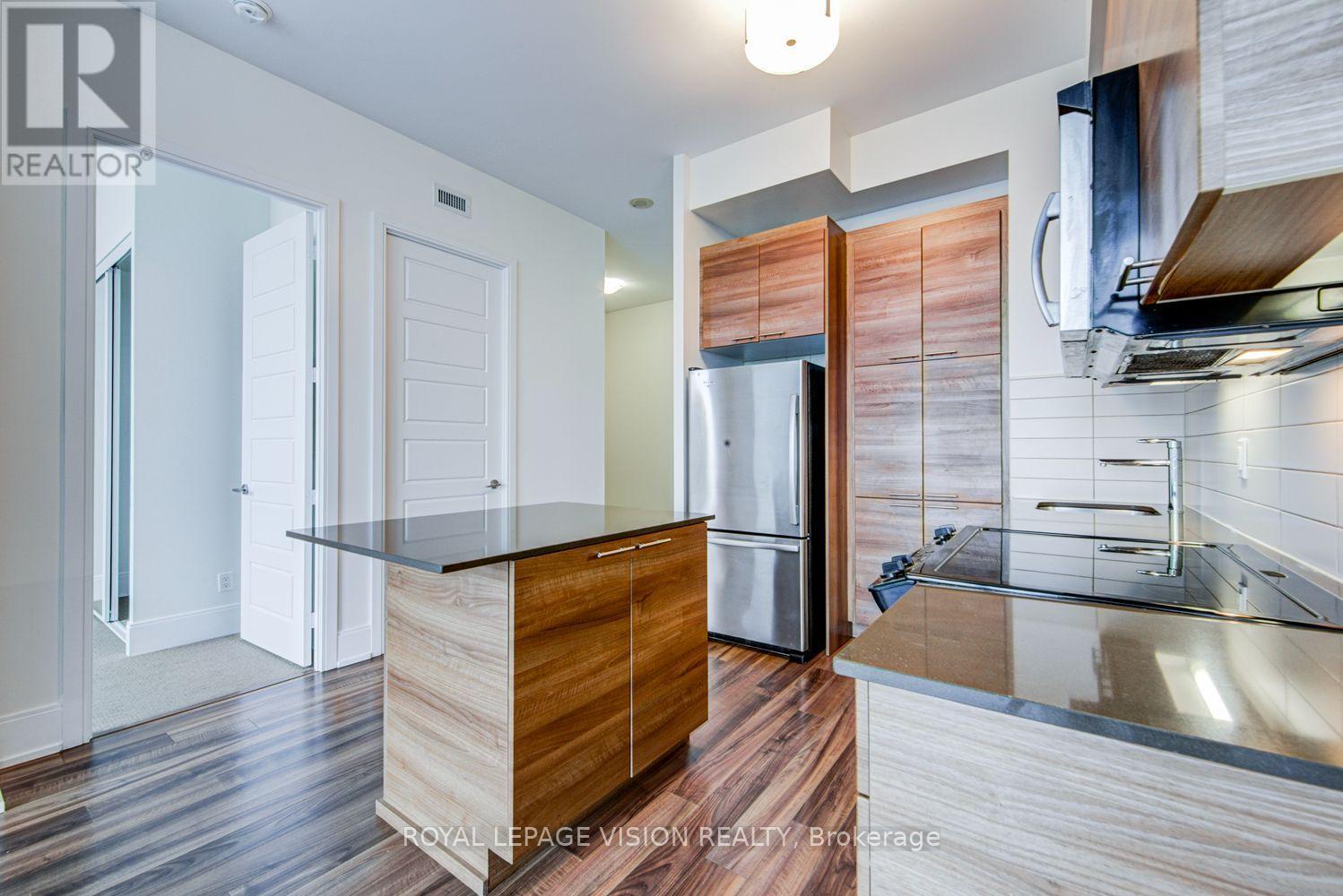 Ph5 - 15 Viking Lane, Toronto, Ontario  M9B 0A3 - Photo 17 - W13855236
