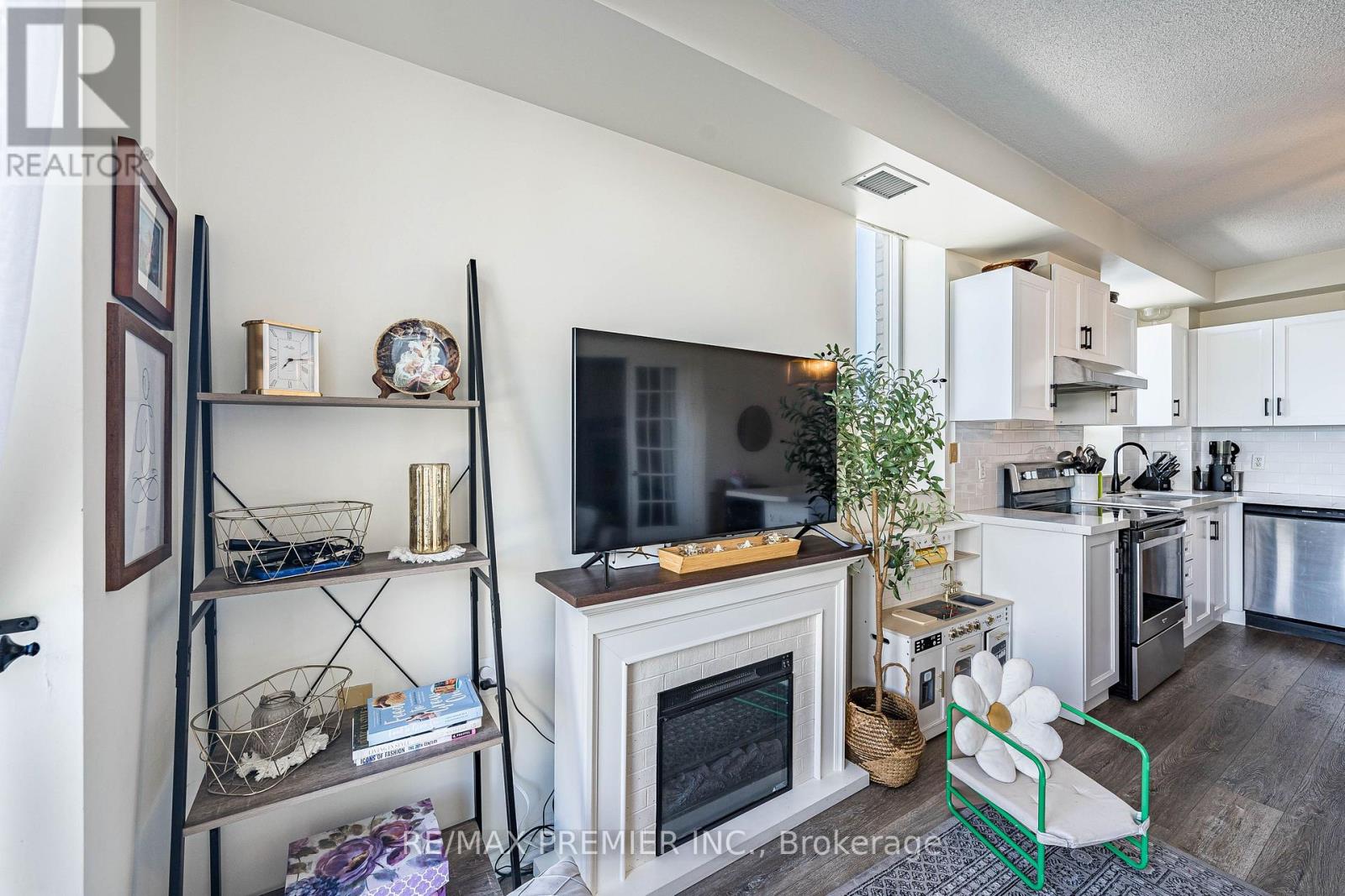 603 - 200 Burnhamthorpe Road E, Mississauga, Ontario  L5A 4L4 - Photo 30 - W13855400