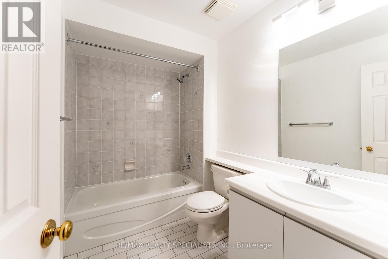 17 - 385 The East Mall, Toronto, Ontario  M9B 6J4 - Photo 14 - W13835906