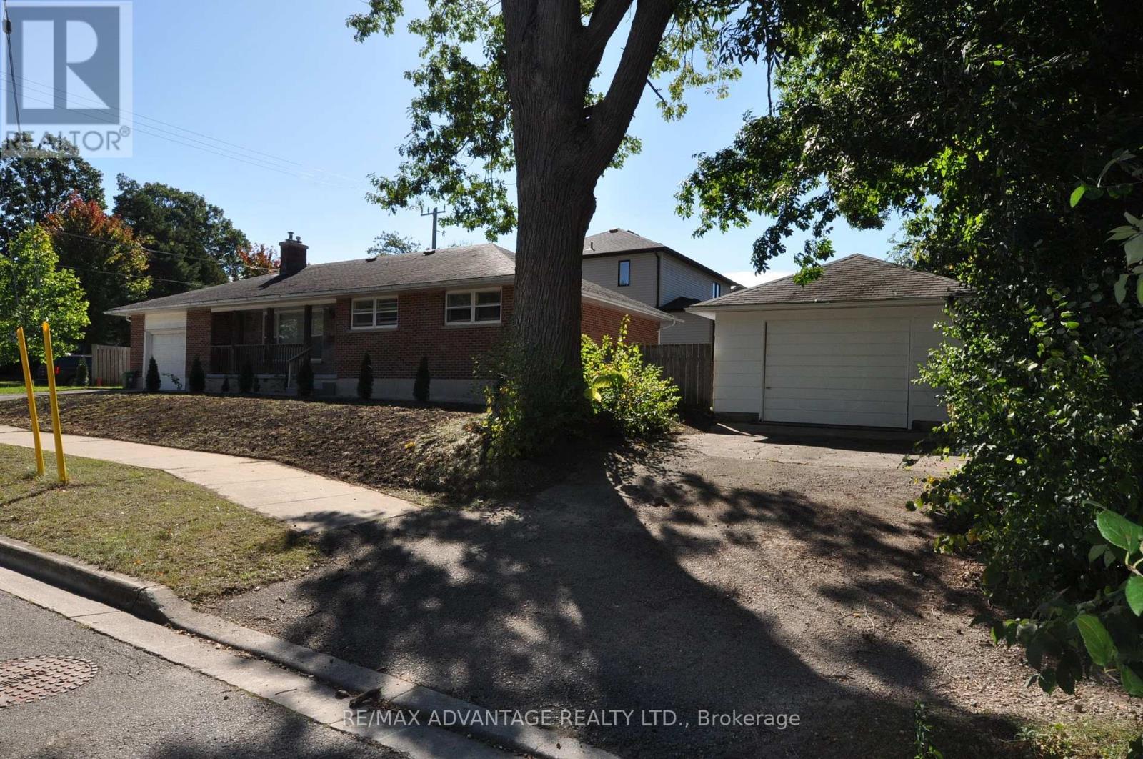 153 Langarth Street W, London South, Ontario  N6J 1P6 - Photo 3 - X13848618