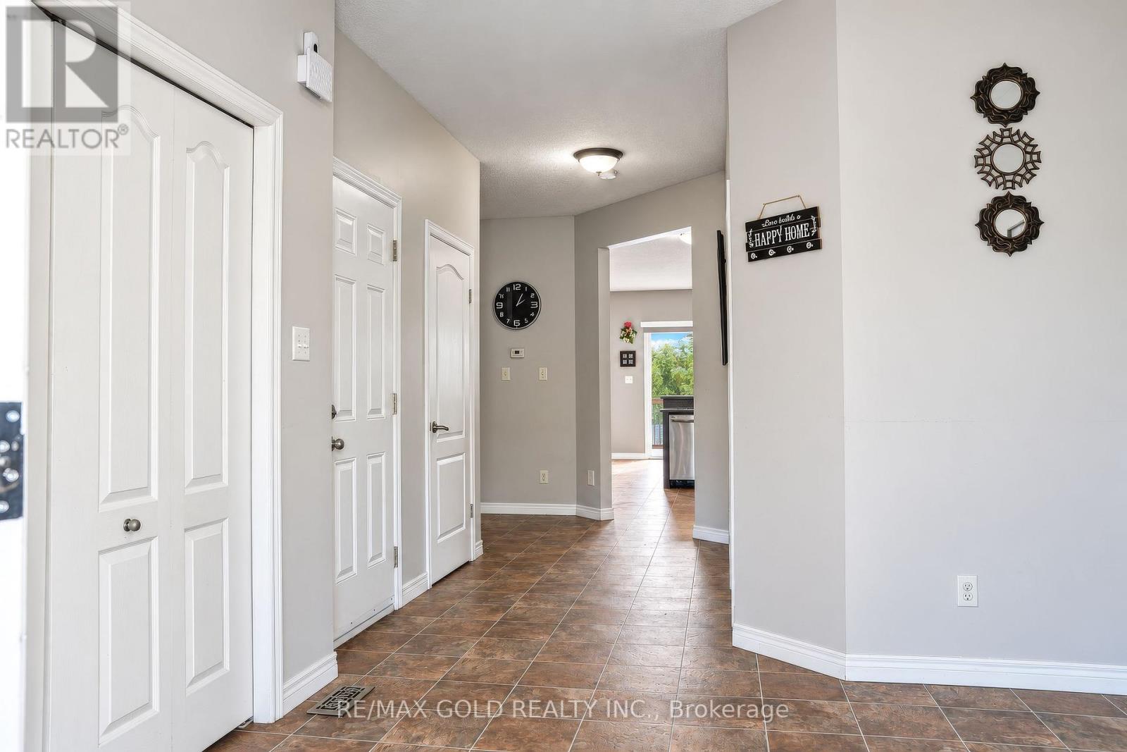 31 Melinda Street W, Kitchener, Ontario  N2E 0B8 - Photo 4 - X13855168